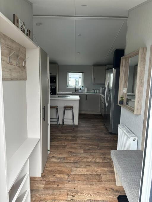 Modern Lodge With Amazing Views New Quay Exterior foto