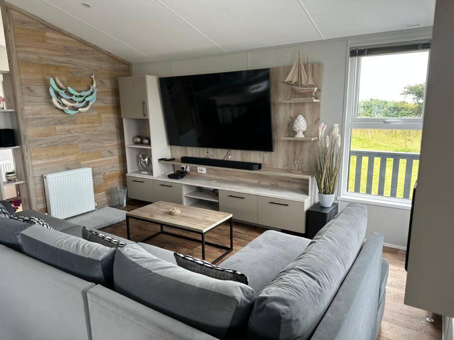 Modern Lodge With Amazing Views New Quay Exterior foto